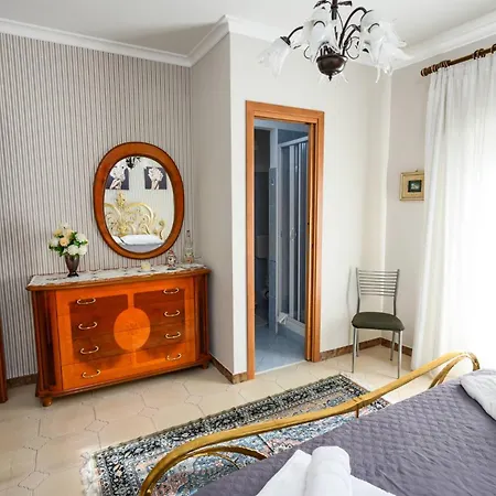 Chiaro Di Luna Apartment *